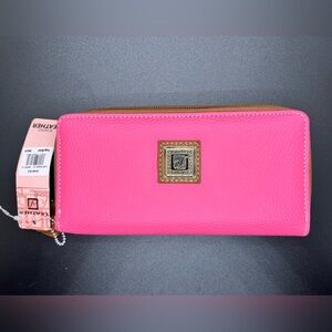 NWT Stone Mountain Pink Pebbled Leather Zippered Wallet